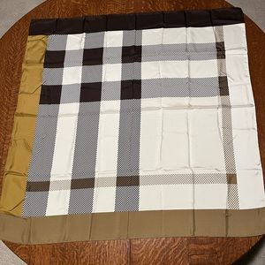 Burberry Silk Scarf, NWT, Straw Check, 35” x 35”, Brown, Tan, Cream